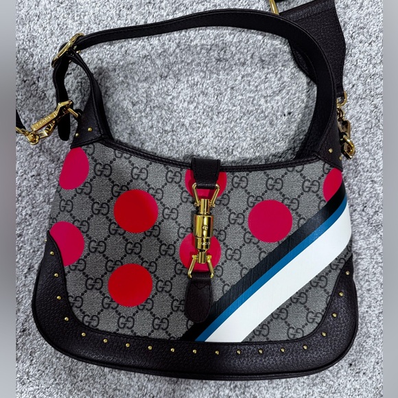 Gucci Geometric GG Supreme Canvas Jackie 1961 Small Studded Shoulder Bag - Picture 3 of 16
